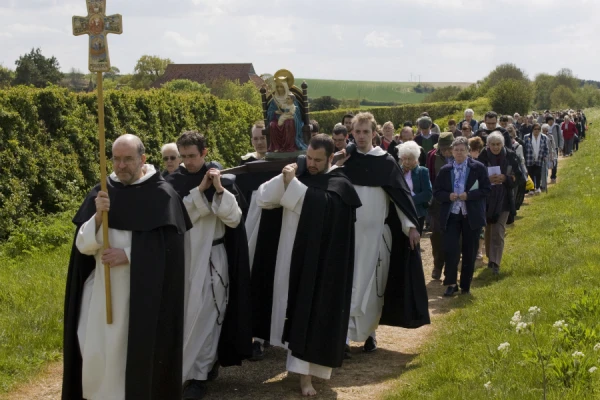 Dominican friars lead a pilgrimage to Walsingham in May 2010. Credit: Lawrence OP via Flickr (CC BY-NC-ND 2.0)