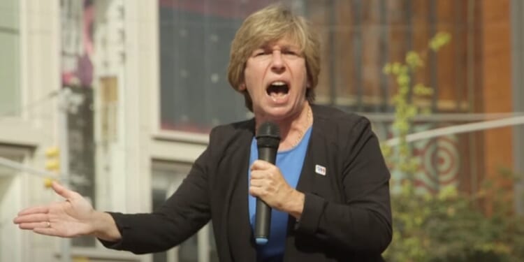 Randi Weingarten forced to respond to eye-opening leaked email from her assistant