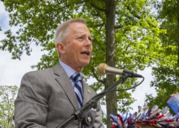 Reps excoriate judge in train murder case