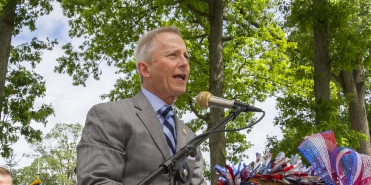 Reps excoriate judge in train murder case