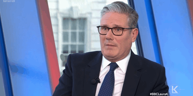 Starmer Refuses to Rule Out VAT Hike