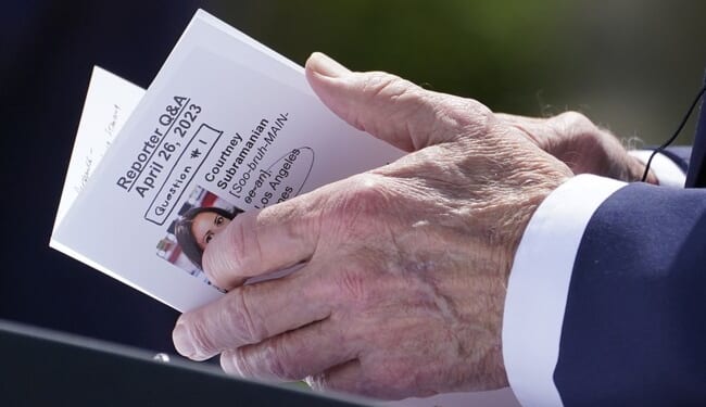 Unearthed White House Note Cards Point to Biden’s Failing Cognitive Health and Conspiratorial WHCA – Twitchy