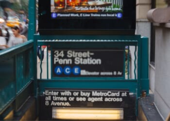 Would-Be Robber Picks the Wrong Couple, Off-Duty Cop Shoots Him Twice in Penn Station [WATCH]