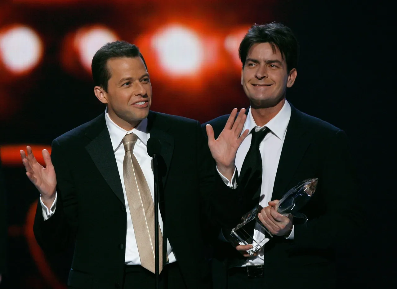 LOS ANGELES, CA - JANUARY 09: Actors Jon Cryer (L) and Charlie Sheen accept the award for Favorite TV Comedy for "Two and a Half Men" onstage during the 33rd Annual People's Choice Awards held at the Shrine Auditorium on January 9, 2007 in Los Angeles, California. (Photo by Kevin Winter/Getty Images)