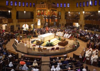 Relics of St. Thérèse of Lisieux begin U.S. tour at basilica named in her honor