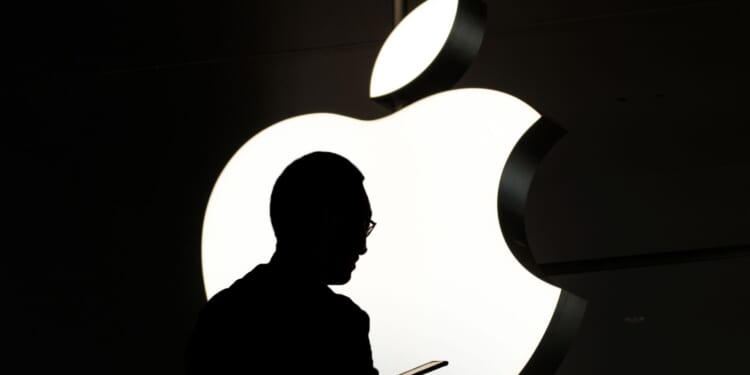 The Anti-ICE Crowd Just Got Some Bad News as Apple Removes Controversial App [WATCH]