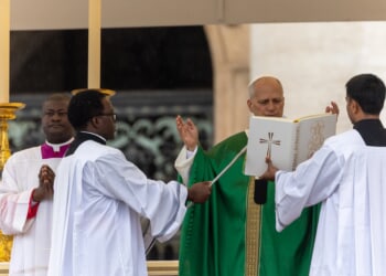 Pope Leo XIV decries rise of antisemitic hatred, urges ceasefire and hostage release amid Gaza talks