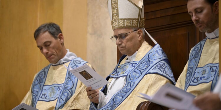 Pope Leo XIV joins Australian community in Rome for evening prayer