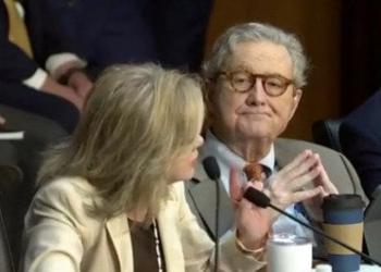 Marsha Blackburn, Pam Bondi call out Dick Durbin for not releasing Epstein flight logs