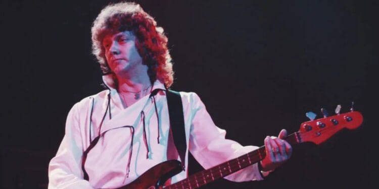 Legendary ‘Days Of Future Passed’ Bassist John Lodge Dies At 82