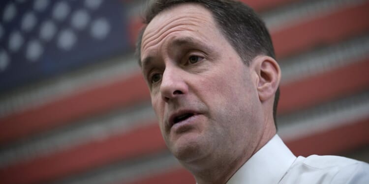 Jim Himes: Trump administration strikes on alleged drug cartel boats are 'illegal killings'