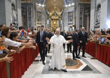 U.S. priests report high confidence in Pope Leo XIV, less trust in bishops