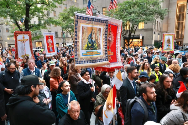 After Mass at St. Patrick's Cathedral, the Eucharistic procession spilled out onto 5th Avenue. Credit: Zach Fiedler/Napa Institute