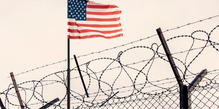 Florida bishop urges faithful to ‘welcome the foreigner’ amid immigrant family separations