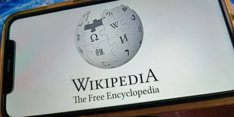 ‘Non-Offending Pedophile’ With Rainbow Flag Threatens To Shoot Himself At Wikipedia Conference