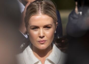 Rep Hakeem Jeffries Launches Personal Attack on Karoline Leavitt, Calls Her ‘Sick’ and ‘Demented’ [WATCH]