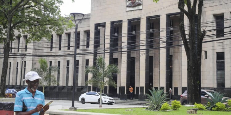 Embassy in Trinidad warns Americans to avoid government buildings amid US-Venezuela tensions