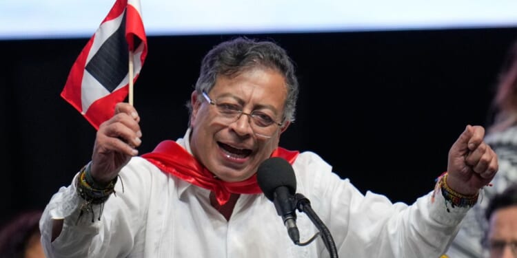Donald Trump calls Colombia's Petro an 'illegal drug dealer,' announces an end to U.S. aid