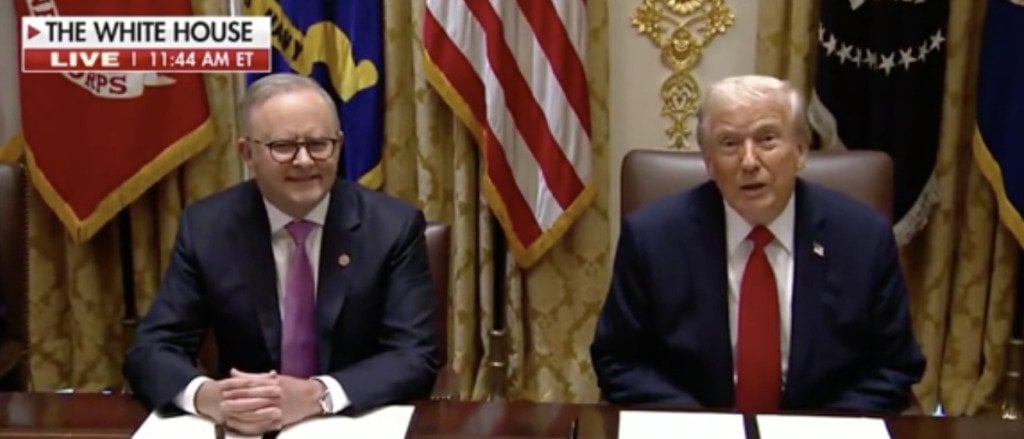 Trump scolds cameraman over priceless White House decor