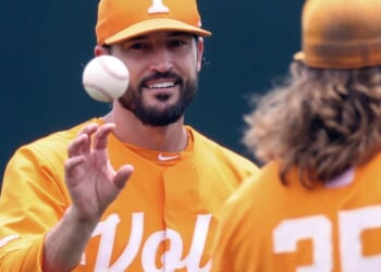 Giants name Tennessee's Tony Vitello manager, gambling on a college coach with no pro experience