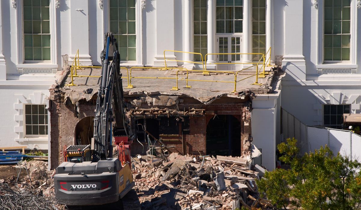 White House ballroom price tag increases to $300 million