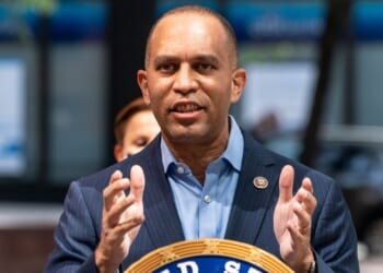 Hakeem Jeffries Threatens Investigation Into Trump’s White House Donors [WATCH]
