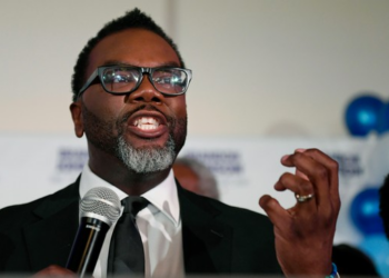 Chicago Mayor Brandon Johnson Scolds Journo for Using 'Sci-Fi' Term Instead of 'Undocumented Individuals' – Twitchy