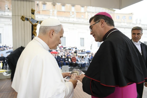 Bishop Yevgeny Zinkovskiy presents Gertrude Detzel’s cause to Pope Leo XIV on Oct. 22, 2025. Credit: Vatican Media