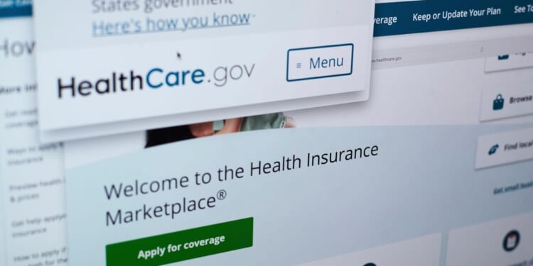Democrats accuse administration of delaying window shopping for Obamacare amid subsidies dispute
