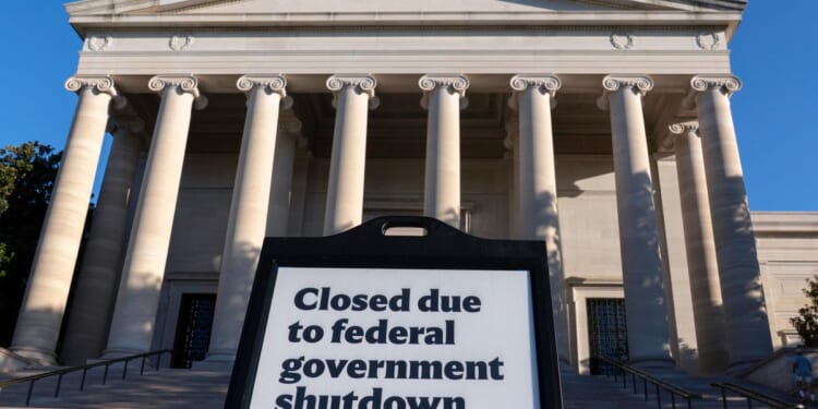 Government shutdown could cost economy $14 billion: CBO