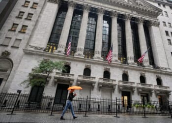 U.S. stocks mixed Thursday as Wall Street sees good, bad in Big Tech profits, U.S.-China relations