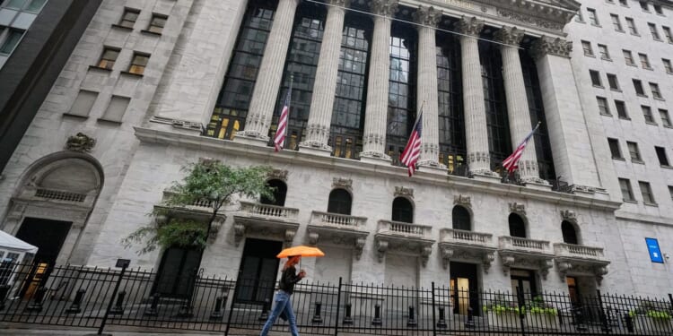 U.S. stocks mixed Thursday as Wall Street sees good, bad in Big Tech profits, U.S.-China relations