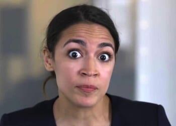AOC Frantically Bounces During a Bizarre Rant at Mamdani Rally – Twitchy