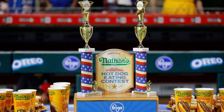 Arizona Family Says They Found a Razor Blade in Nathan’s Hot Dog [WATCH]