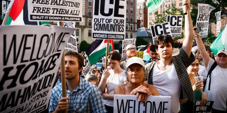 Bill Maher Blasts Silent ‘Keffiyeh-Wearing College Kids’ Following Hamas Killings