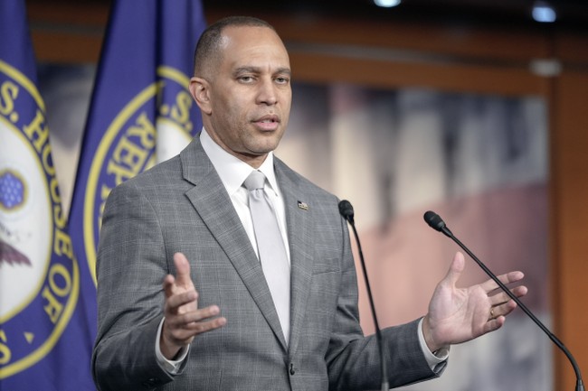 CNN's Abby Phillip Tortures Fellow Dem Hakeem Jeffries by Forcing Him to Watch a Trump Sombrero Video – Twitchy