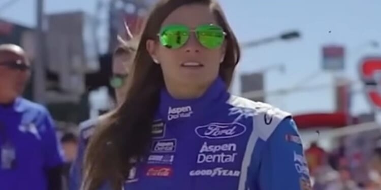 Danica Patrick enjoys MAGA ladies’ night with Lara Trump, Tulsi Gabbard and surprising 4th guest