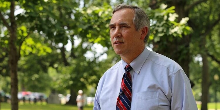 Democrat forces unpaid Capitol Police to stay up all night so he can rail against Republicans