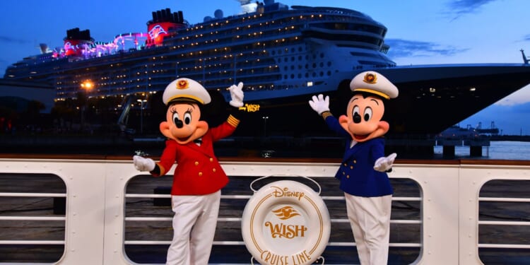 Florida Mom at Center of Disney Cruise Investigation After Her Daughter’s Fall [WATCH]