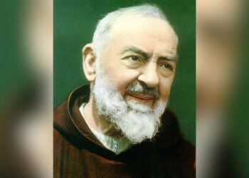 For first time in U.S., the faithful will be able to venerate the habit of Padre Pio