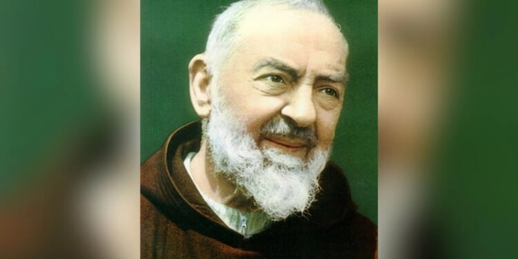 For first time in U.S., the faithful will be able to venerate the habit of Padre Pio