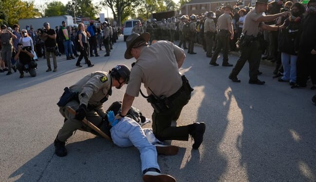 Illinois Dem Kat Abughazaleh Indicted for Attacking and Blocking Federal Vehicles at Broadview ICE – Twitchy