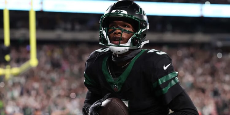 Jets’ Garrett Wilson Appears To Chew Out Head Coach Aaron Glenn After Mind-Boggling Sequence Against Broncos