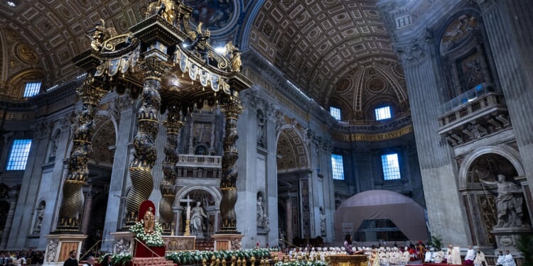 Man desecrates altar of St. Peter's Basilica, detained by security