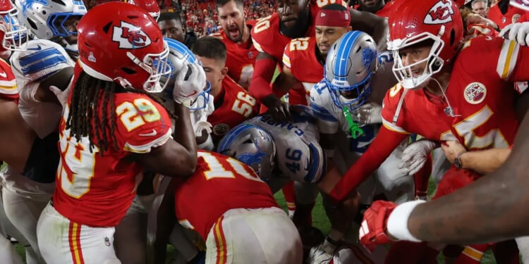 Massive Brawl Erupts After Lions-Chiefs Primetime Game That Will Surely Bring Suspensions