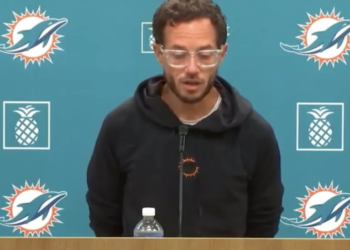 Mike McDaniel Admits Stephen Ross ‘Really Frustrated’ In One Of Most Dysfunctionally Intimidated Ways Possible