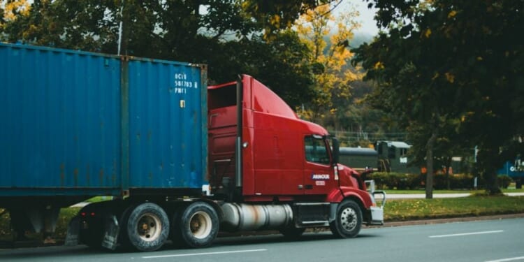 More cash flows into American truckers’ pockets as Trump cracks down on foreign drivers