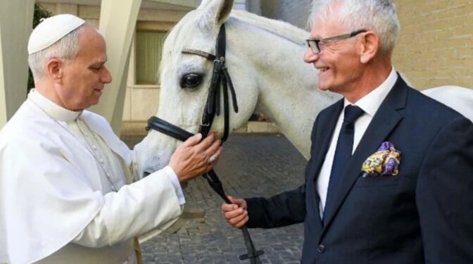 Pope Leo gifted with "Proton" a purebred Arabian horse