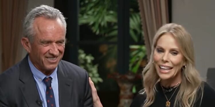 RFK Jr. and his wife praised for flying economy class with everyone else as AOC and Bernie enjoy private jet