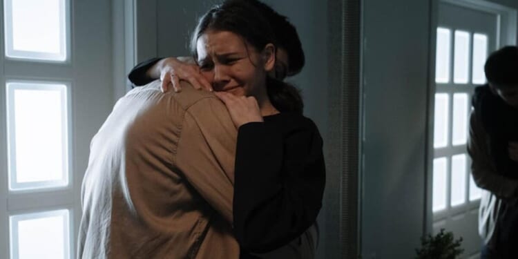 Reporters put on dramatic display as they turn in Pentagon press passes